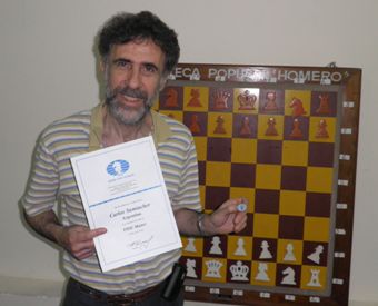 Maestro FIDE Carlos Sumiacher